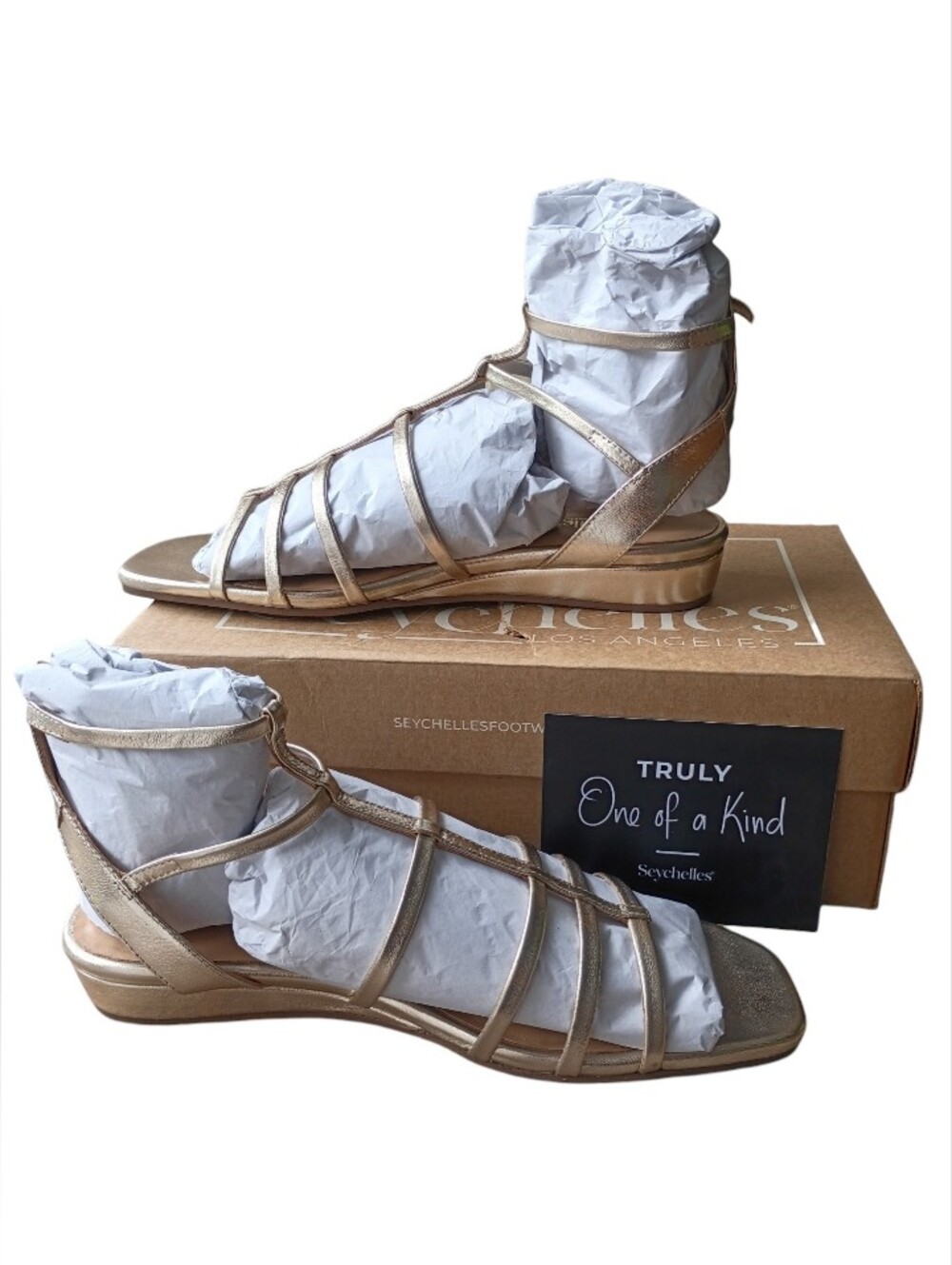 NWT Seychelles Luxurious Metallic Gold Sandal